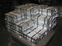 sheetalumingotsbeingstacked